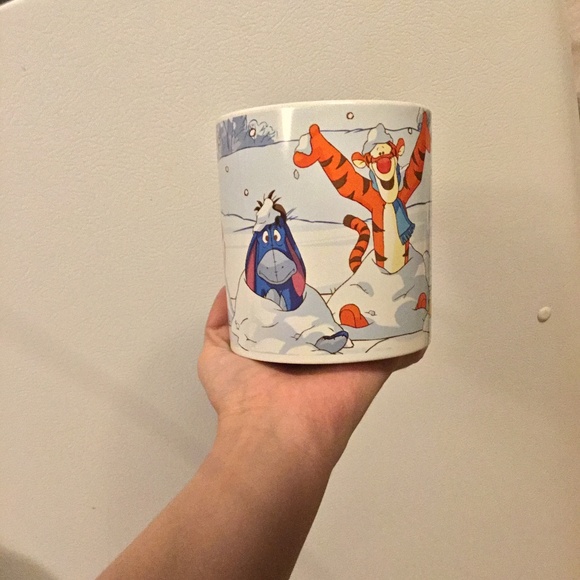 Winnie holiday large mug - Picture 2 of 4